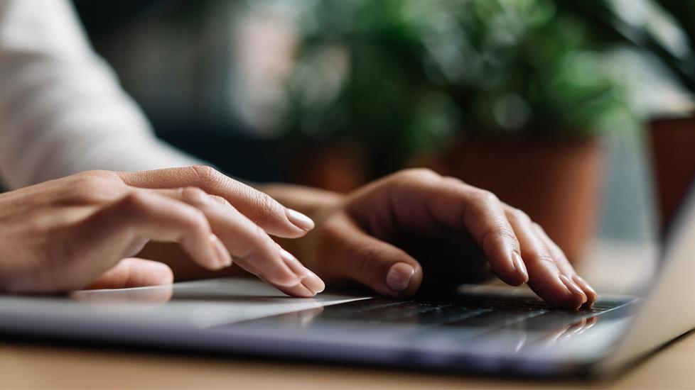 close-up-of-womans-hands-typing-on-laptop-rwd.jpg.rendition.intel.web.978.550